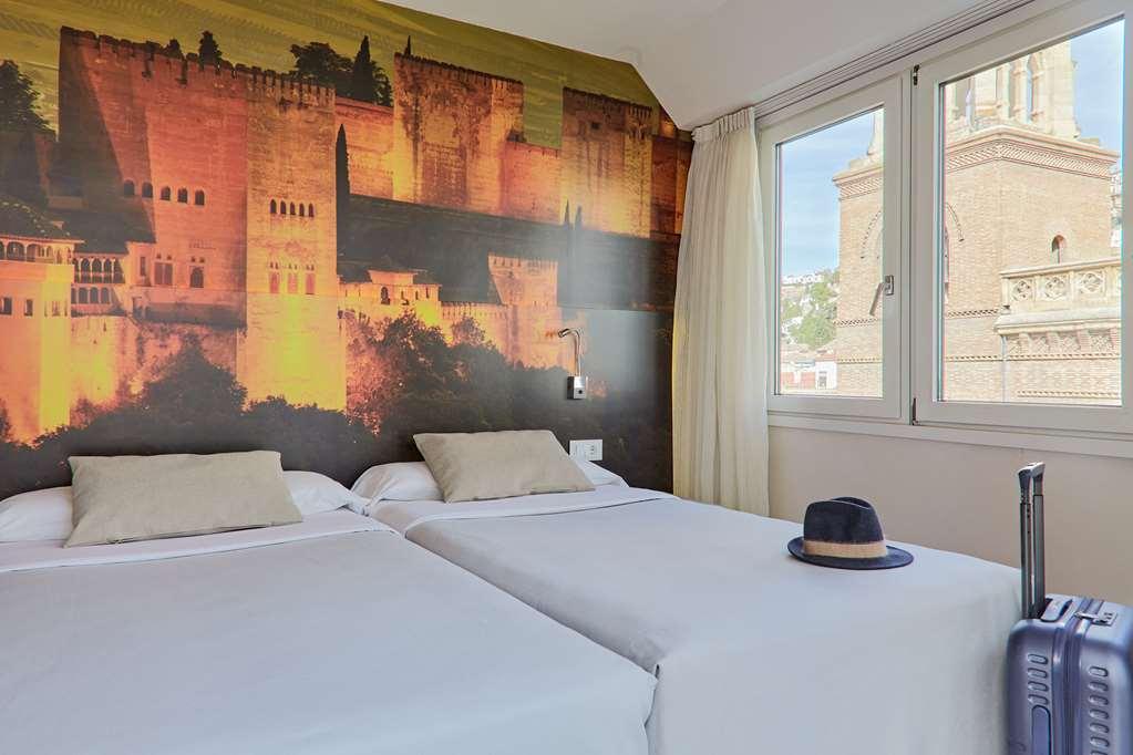 Five Senses And Hotel *