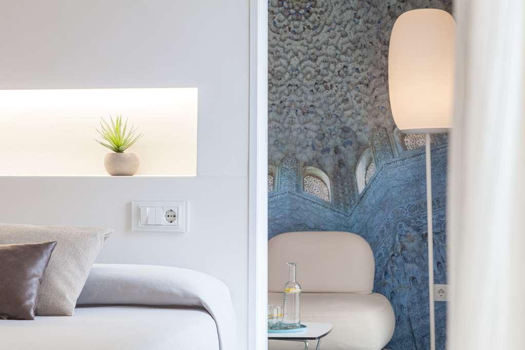 Hotel Five Senses And Grenade
